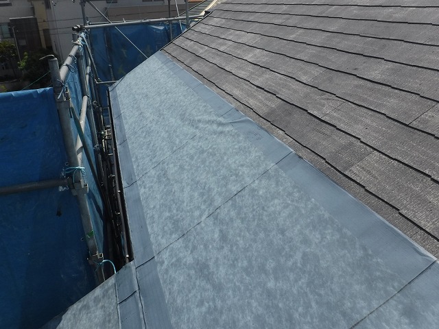 屋根カバー工事も承ってます